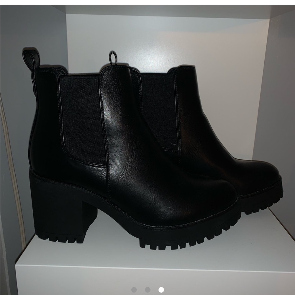 Chelsea boots